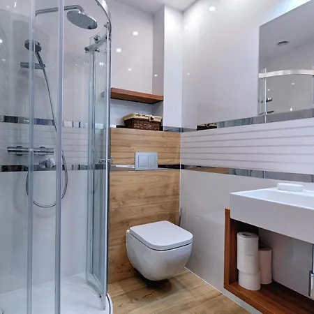 Gorski Przystanek Parzenica I Rozeta アパート